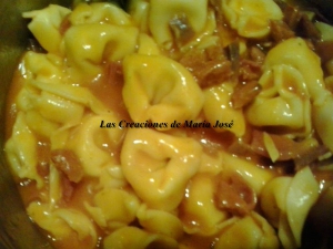 receta TORTELLINI DE QUESO CON CREMA DE TOMATE