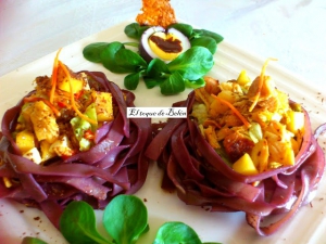 receta TALLARINES AL VINO TINTO CON ENSALADA DE POLLO Y VINAGRETA DE CHOCOLATE