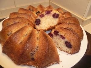 receta BIZCOCHO CON MORAS