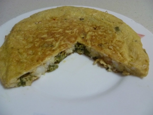 receta TORTILLA DE ESPÁRRAGOS, AJOS TIERNOS Y GAMBAS