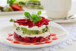 receta milhojas  de kivi y fresa con quso