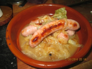 receta salchichas encebolladas.
