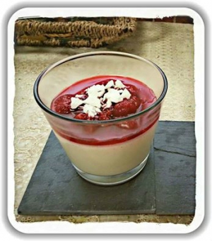 receta Pannacotta de Chocolate Blanco con Coulis de Frambuesas