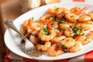 receta CAMARONES AL AJO.