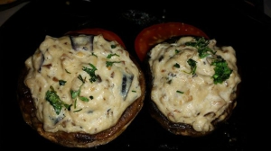 receta CHAMPIÑONES RELLENOS CON SALSA DE QUESO DE ROMERO