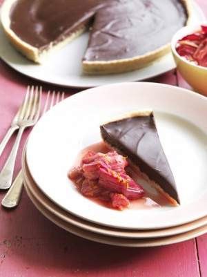 receta Tarta de chocolate y ruibarbo de Jamie Oliver